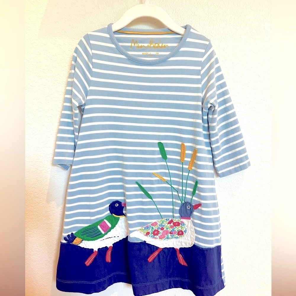 Mini Boden Girls Appliqué striped dress with 3/4 sleeves.
